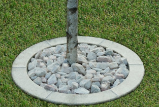 Opatentowane obrzeża do drzew TreeRing z systemem gniazda na fugę