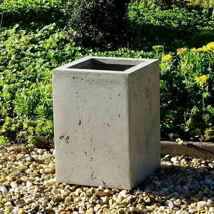 Donica z betonu architketonicznego